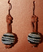PENDIENTES CUERO Y RESINA