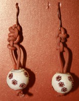 PENDIENTES RESINA Y CUERO